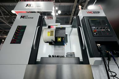 Вертикальный обрабатывающий фрезерный центр VMC1380F — фото 4